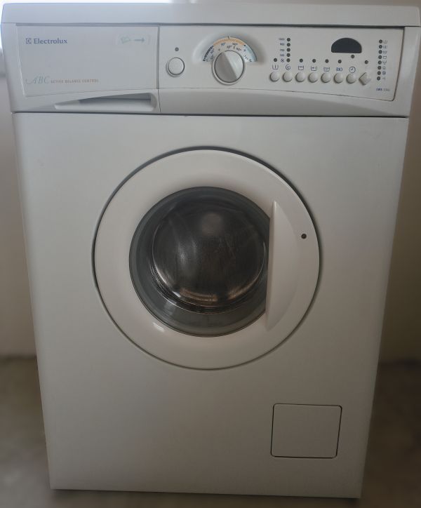 Пральна машина Electrolux EWS 1046